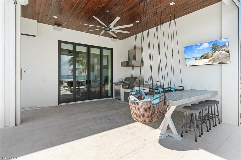 160 Little Carlos Ln, Fort Myers Beach, FL 33931-35