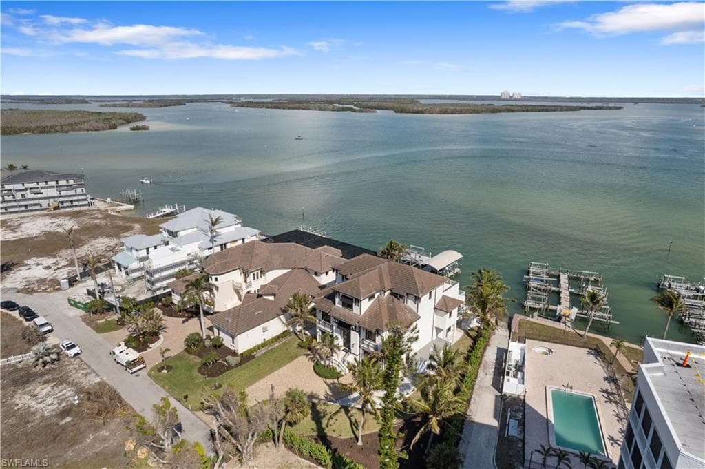 160 Little Carlos Ln, Fort Myers Beach, FL 33931-40