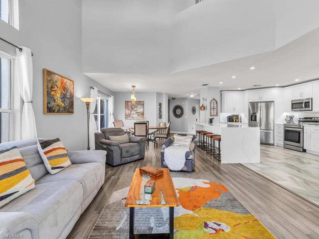 191 Eveningstar Cay, Naples, FL 34114-14