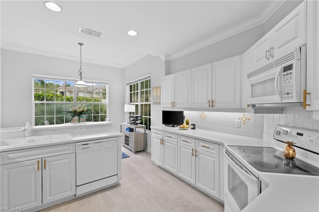 9066 Whimbrel Watch Ln 101, Naples, FL 34109-2