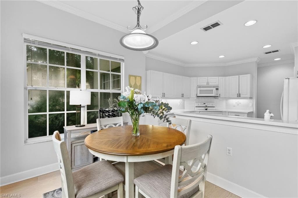 9066 Whimbrel Watch Ln 101, Naples, FL 34109-5