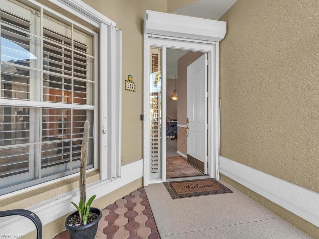 314 Stella Maris Dr S, Naples, FL 34114-17