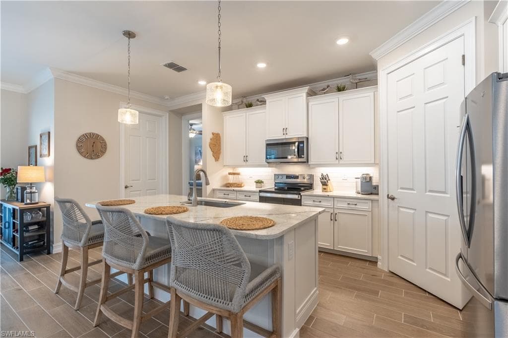 461 Kamari Cv, Naples, FL 34114-8