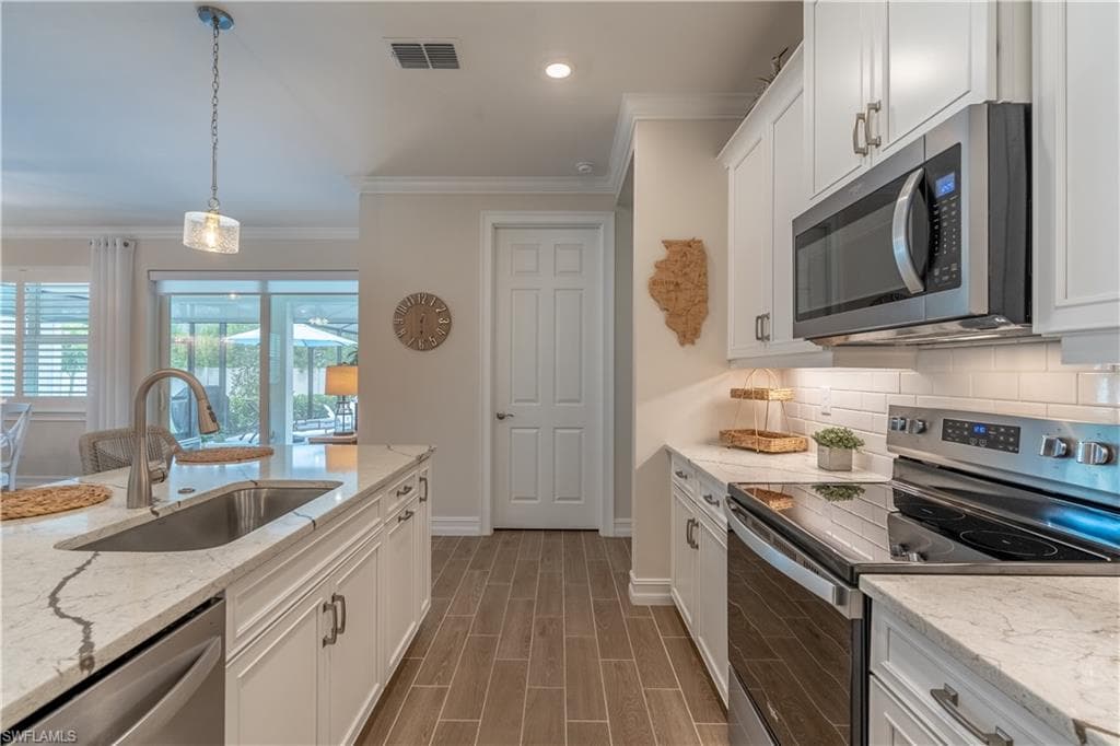 461 Kamari Cv, Naples, FL 34114-9