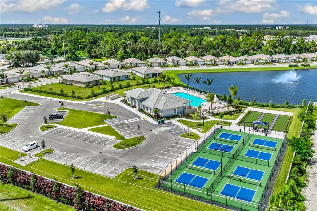 289 Nissi Ct, Naples, FL 34114-38
