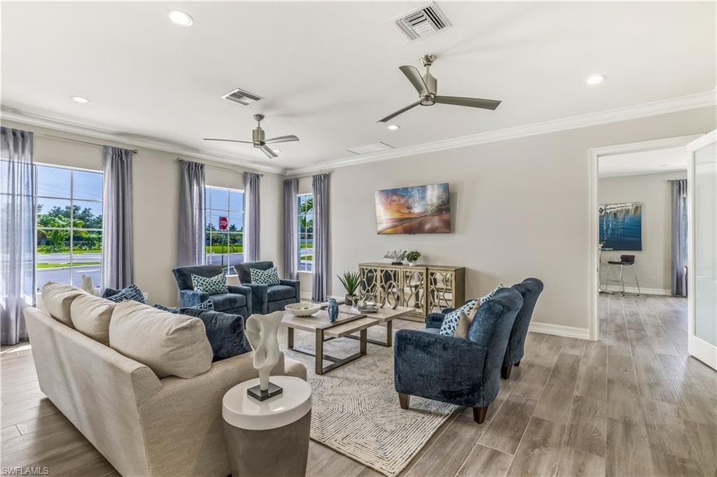 352 Grace Bay Ln, Naples, FL 34114-18
