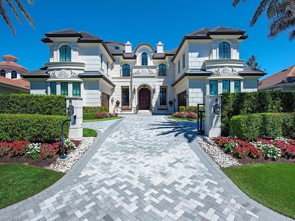 /property-images/225018455-2.jpg