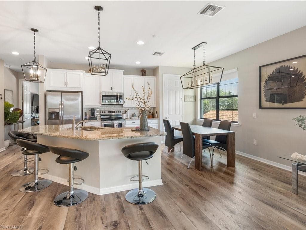 /property-images/225018610-2.jpg