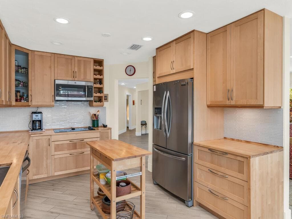158 Eveningstar Cay, Naples, FL 34114-12