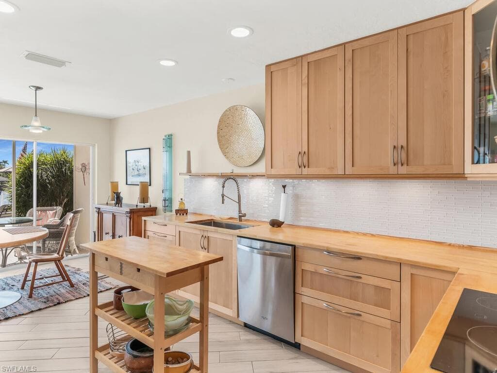158 Eveningstar Cay, Naples, FL 34114-14