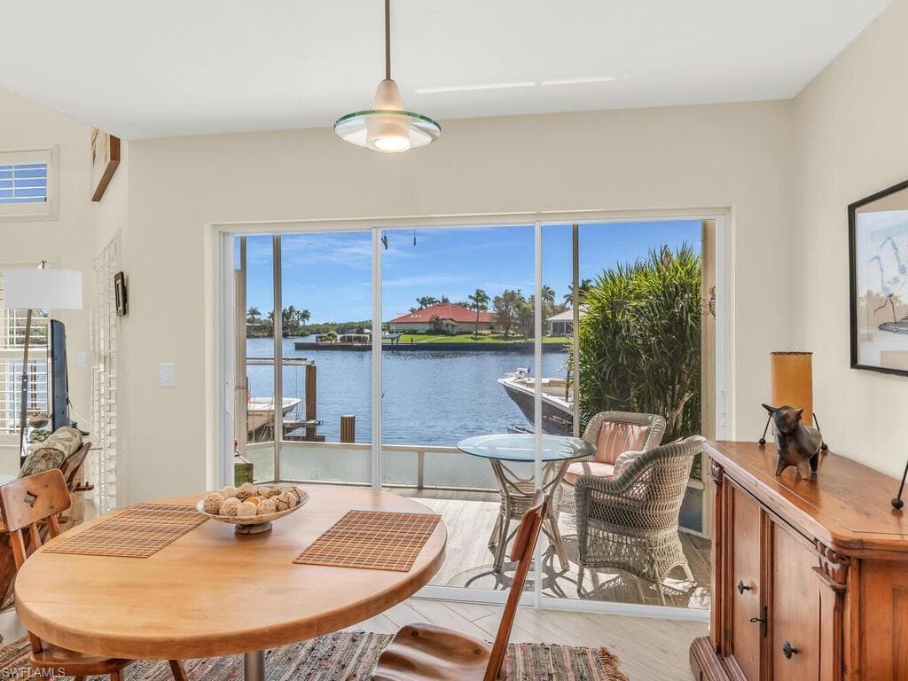 158 Eveningstar Cay, Naples, FL 34114-15