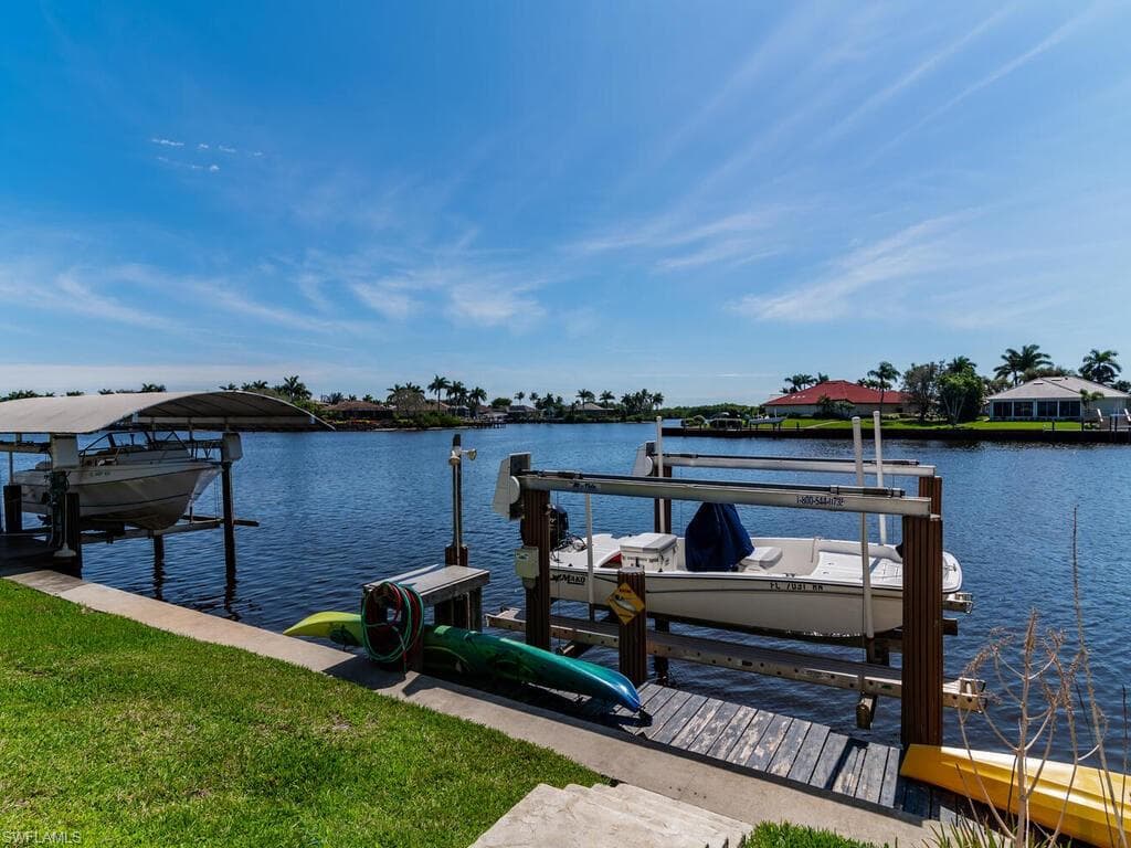 158 Eveningstar Cay, Naples, FL 34114-18
