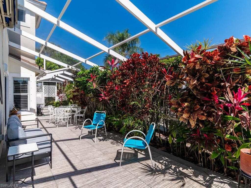 158 Eveningstar Cay, Naples, FL 34114-19