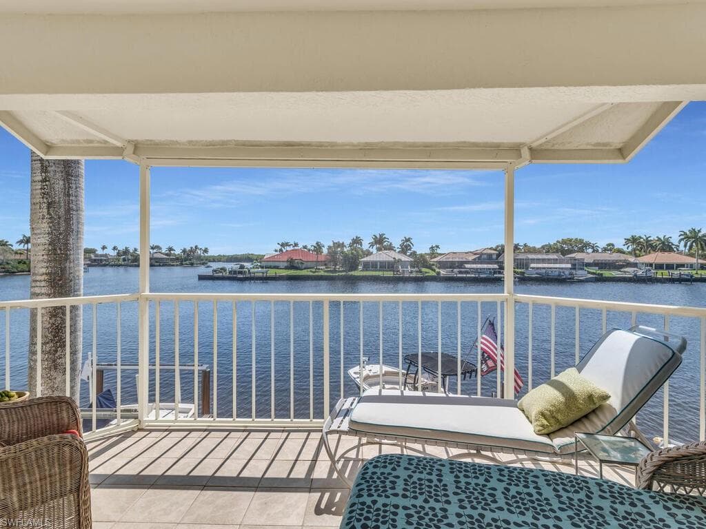 158 Eveningstar Cay, Naples, FL 34114-30