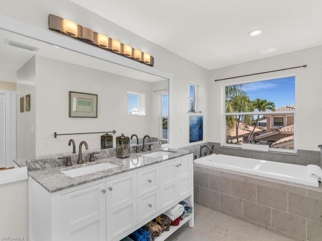158 Eveningstar Cay, Naples, FL 34114-32