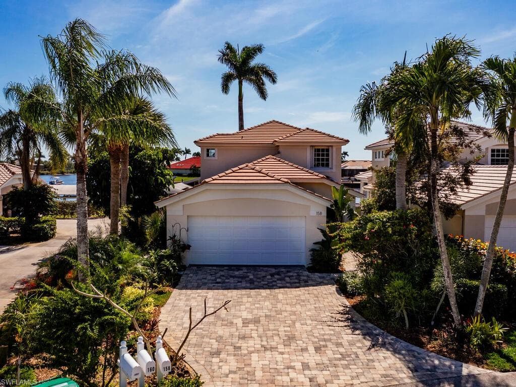 158 Eveningstar Cay, Naples, FL 34114-3