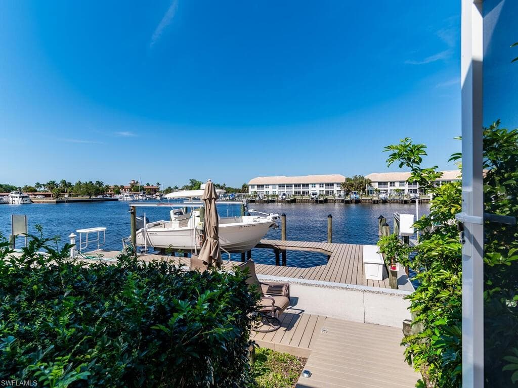 317 Stella Maris Dr S, Naples, FL 34114-28
