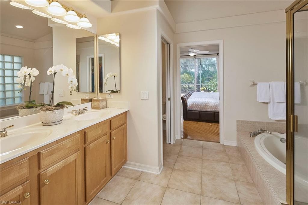 9301 Troon Lakes Dr, Naples, FL 34109-12