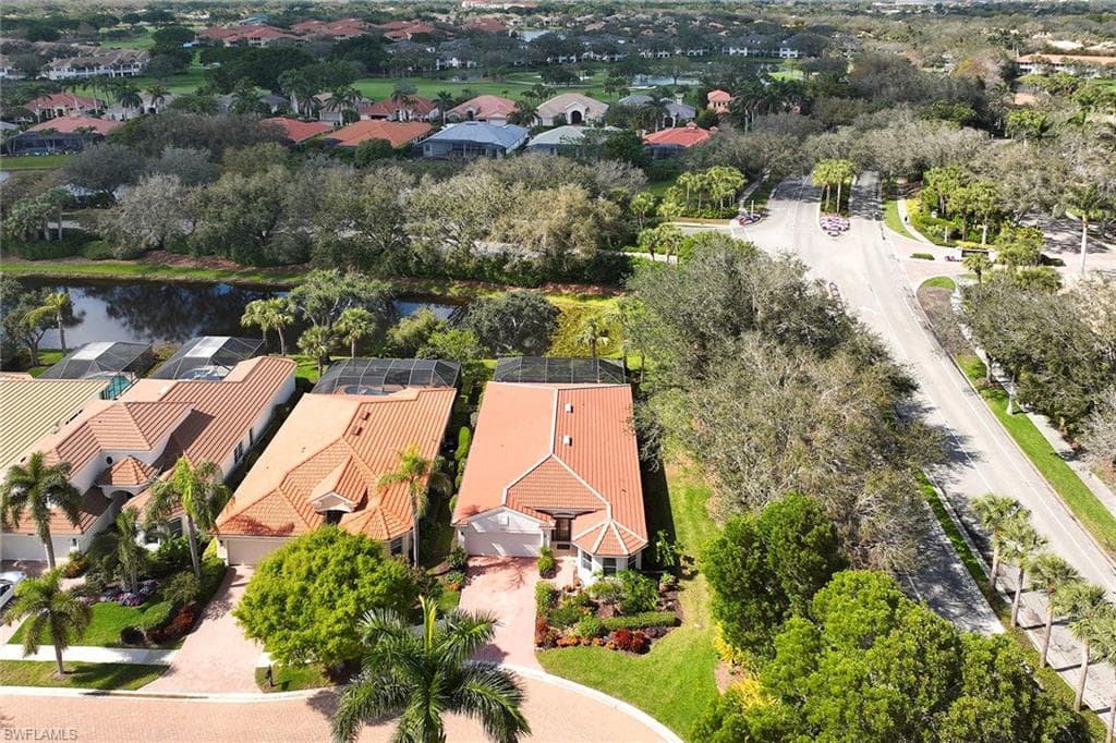 9301 Troon Lakes Dr, Naples, FL 34109-26