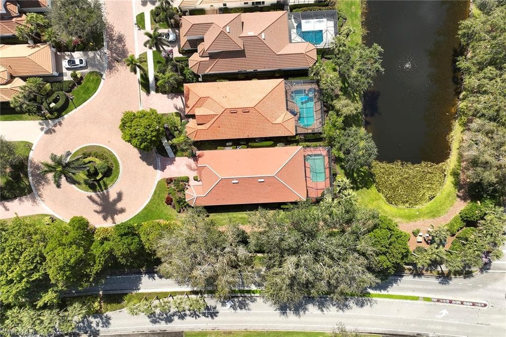 9301 Troon Lakes Dr, Naples, FL 34109-27