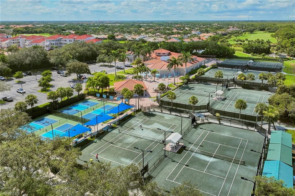 9301 Troon Lakes Dr, Naples, FL 34109-32