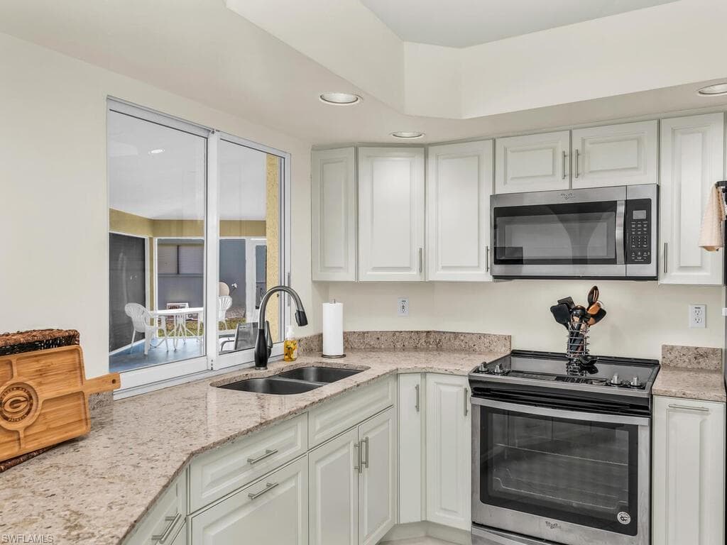 111 Morning Star Cay, Naples, FL 34114-10