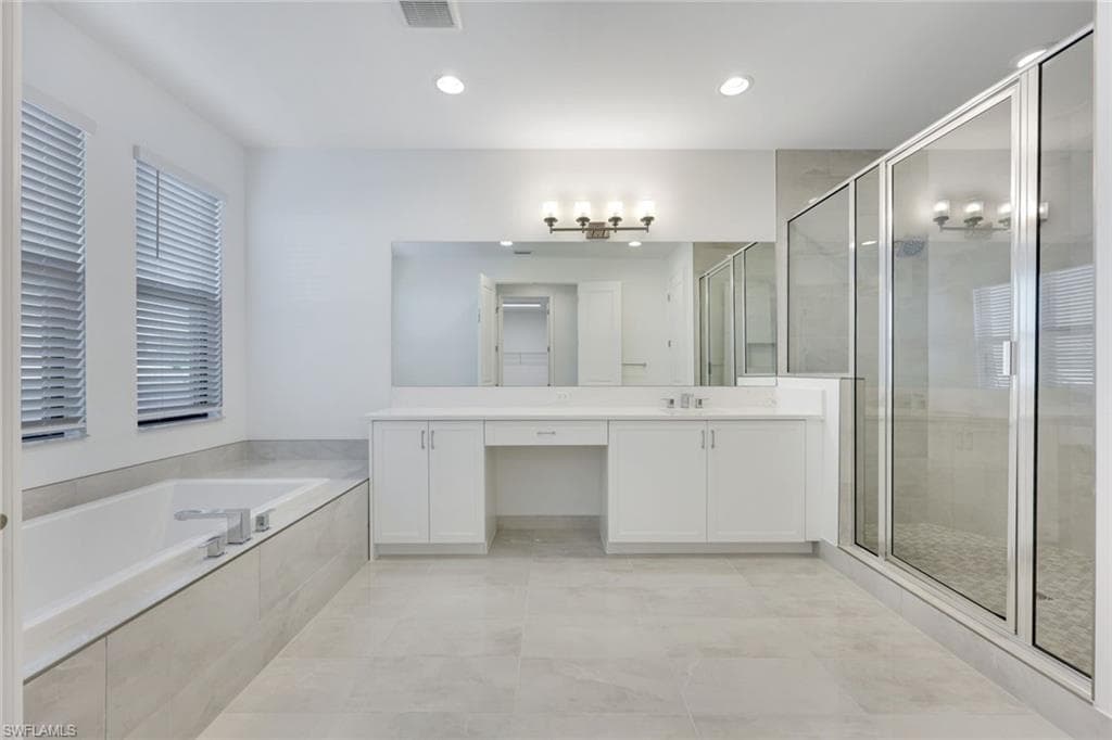 12775 Woodbury Dr, Estero, FL 33928-8
