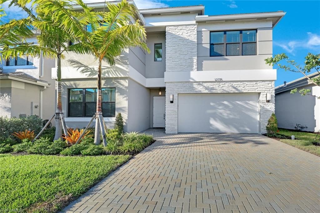 12775 Woodbury Dr, Estero, FL 33928-1