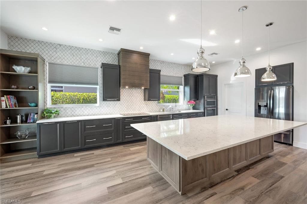 /property-images/225021082-2.jpg