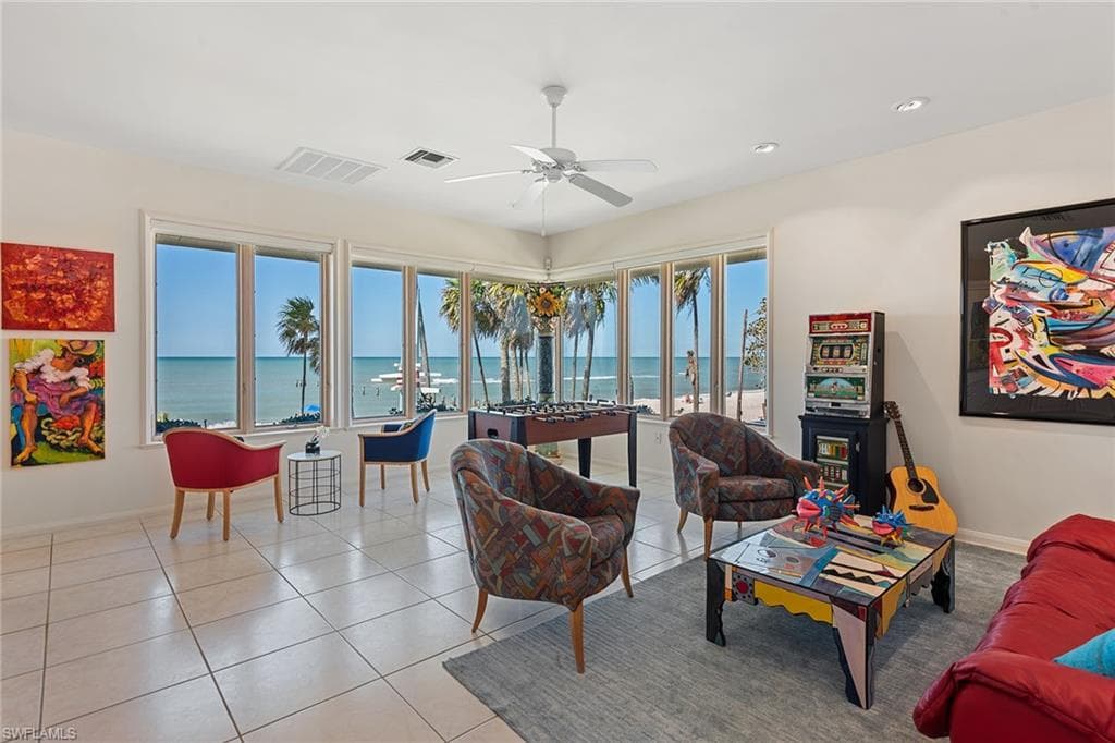 30 3rd Ave S, Naples, FL 34102-8