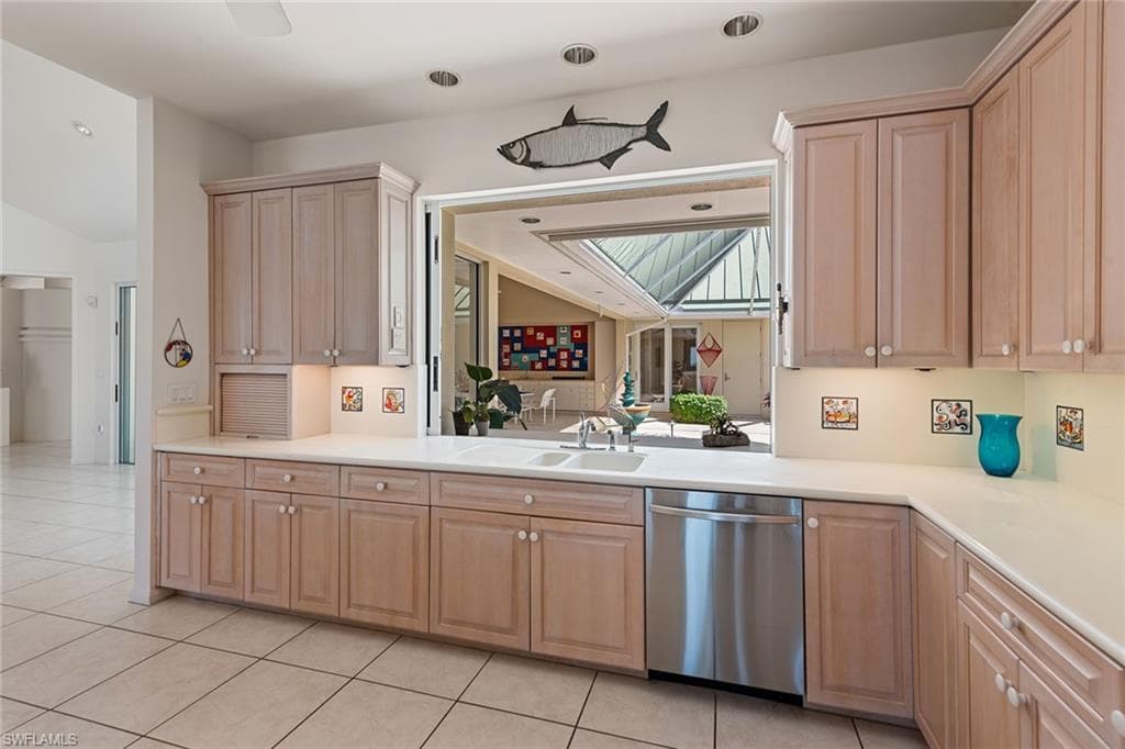 30 3rd Ave S, Naples, FL 34102-12