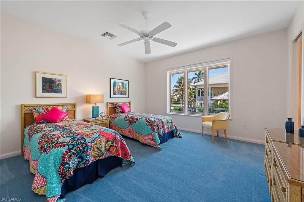 30 3rd Ave S, Naples, FL 34102-25
