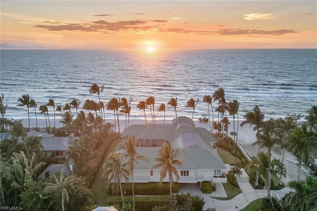 30 3rd Ave S, Naples, FL 34102-1