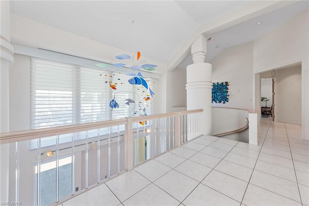 30 3rd Ave S, Naples, FL 34102-29