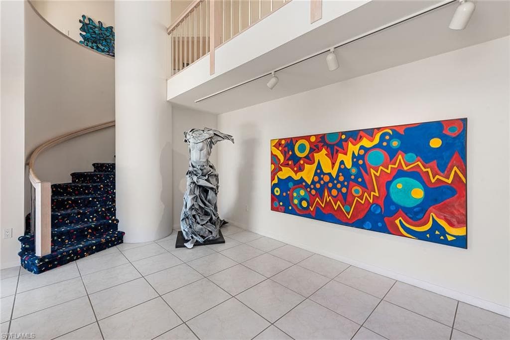 30 3rd Ave S, Naples, FL 34102-30