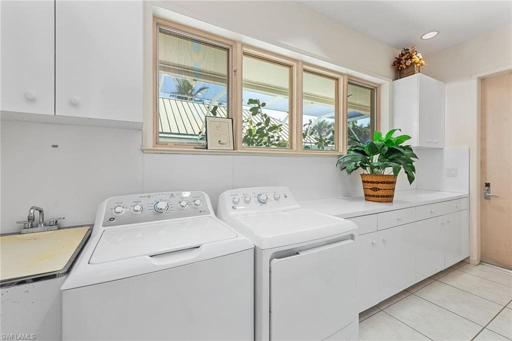 30 3rd Ave S, Naples, FL 34102-31