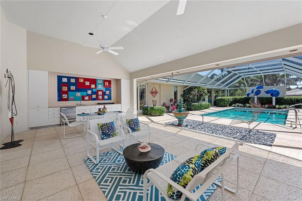 30 3rd Ave S, Naples, FL 34102-33