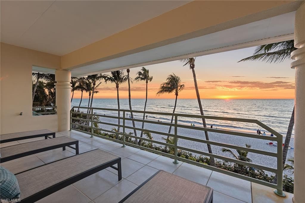 30 3rd Ave S, Naples, FL 34102-41