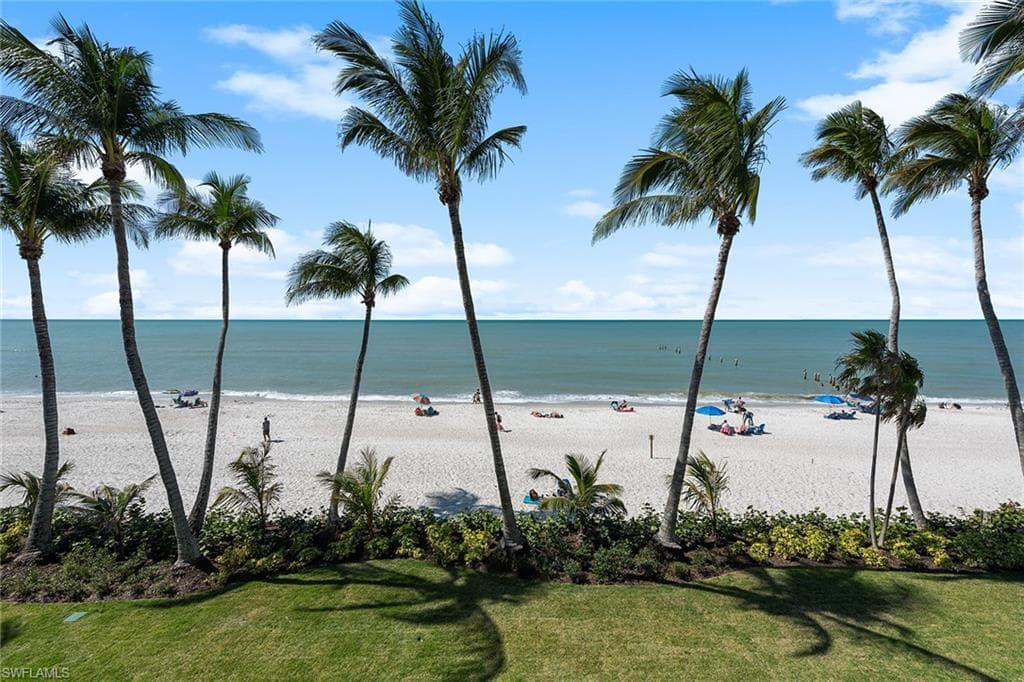 30 3rd Ave S, Naples, FL 34102-45