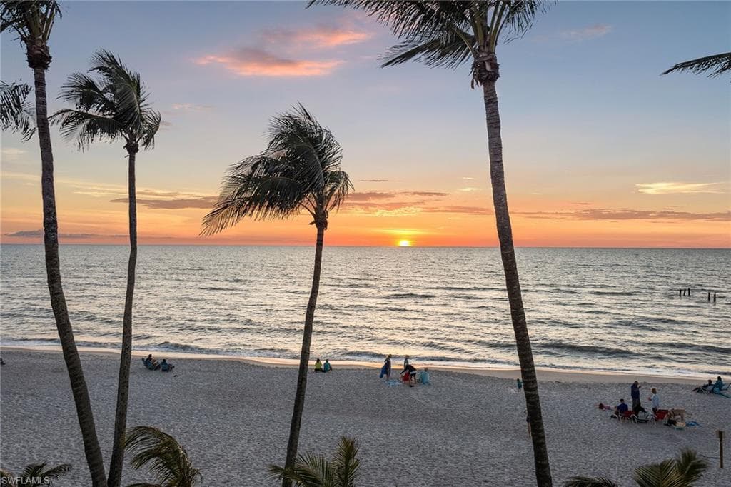 30 3rd Ave S, Naples, FL 34102-47