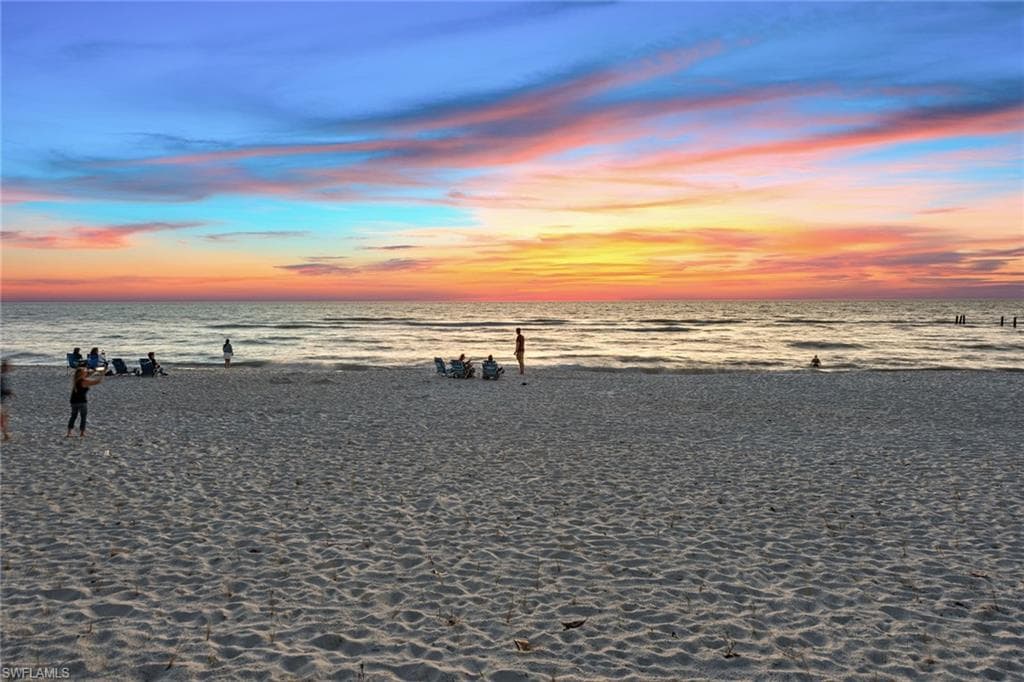 30 3rd Ave S, Naples, FL 34102-50