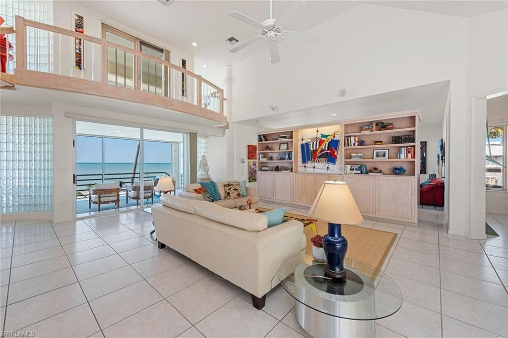 30 3rd Ave S, Naples, FL 34102-6