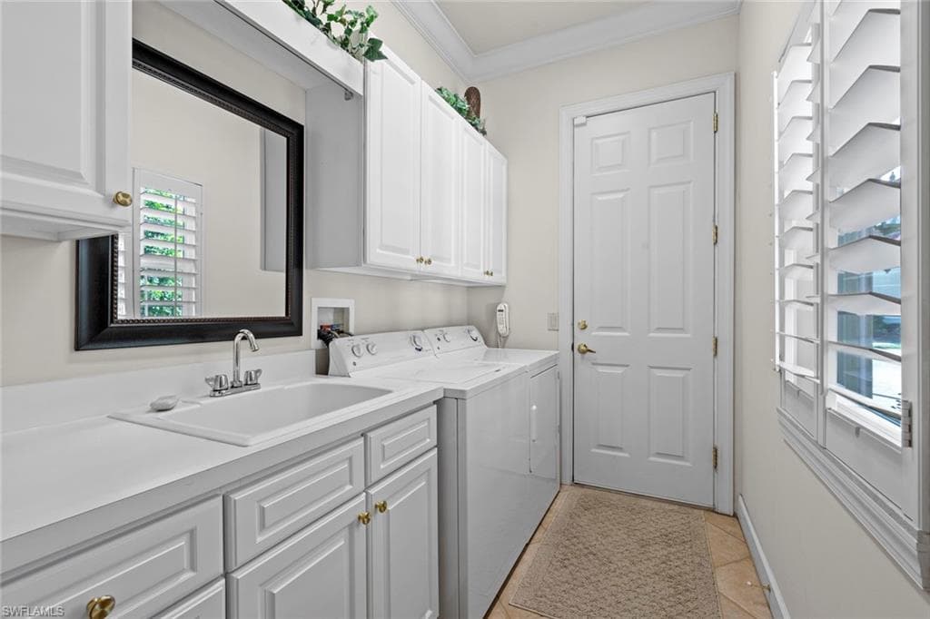1438 Via Portofino, Naples, FL 34108-9