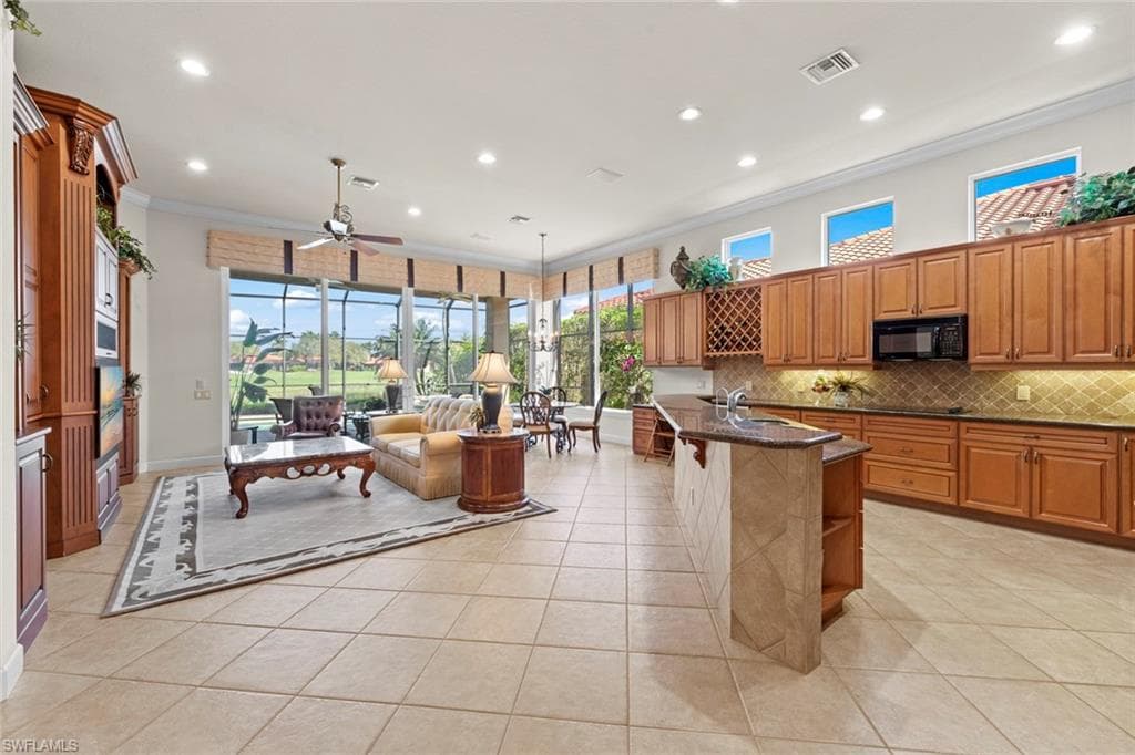 1438 Via Portofino, Naples, FL 34108-21