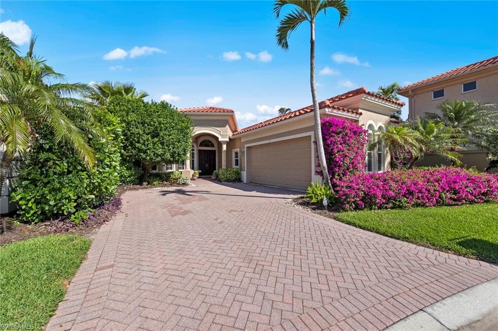 1438 Via Portofino, Naples, FL 34108-1