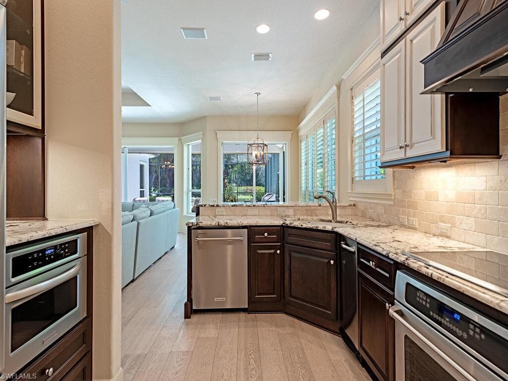 9296 Troon Lakes Dr, Naples, FL 34109-5