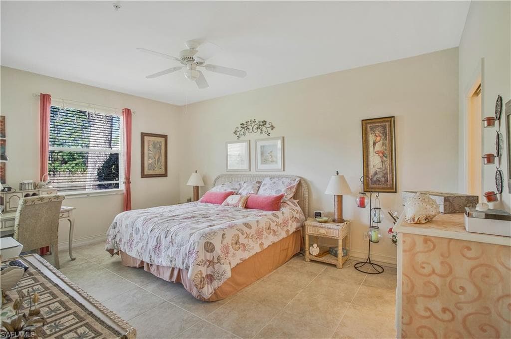 1015 Tarpon Cove Dr 1403, Naples, FL 34110-23