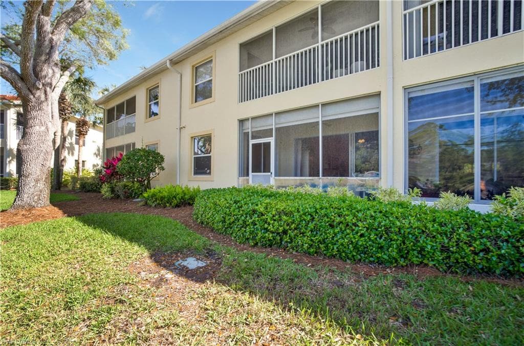 1015 Tarpon Cove Dr 1403, Naples, FL 34110-33