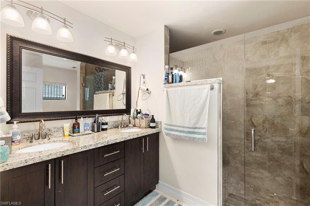 1015 Greenwood Ave, Lehigh Acres, fl 33972-17