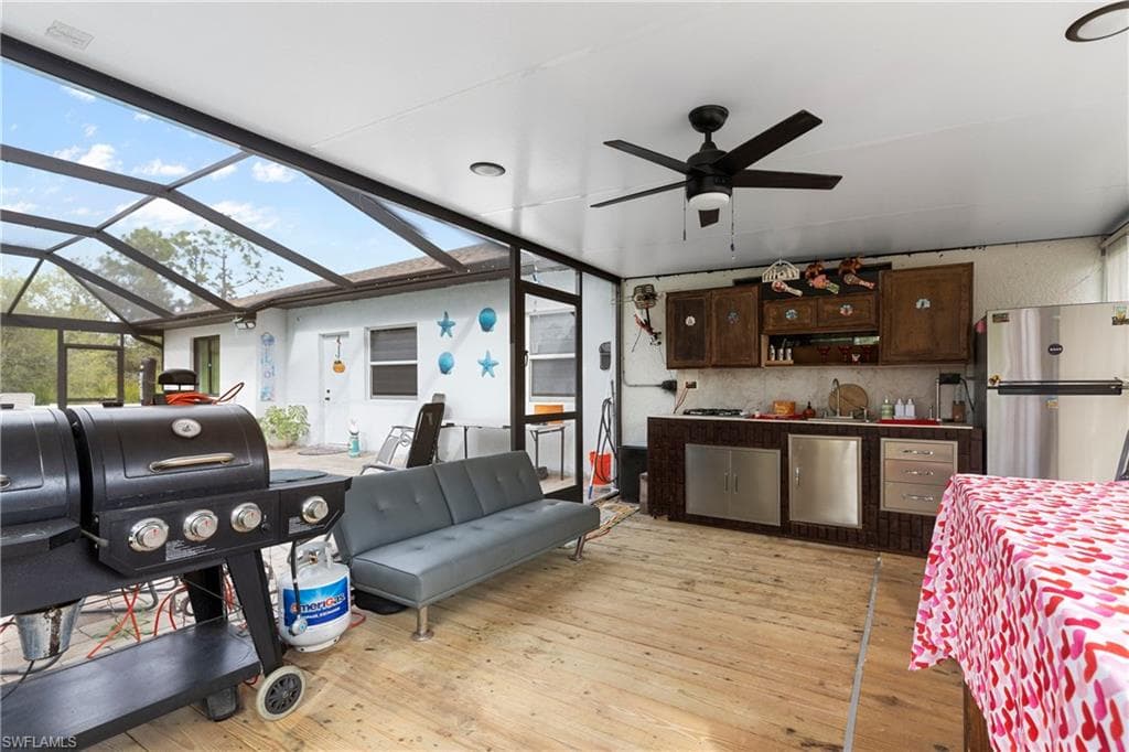 1015 Greenwood Ave, Lehigh Acres, fl 33972-23